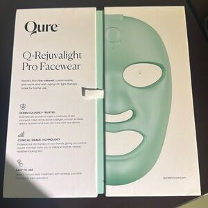 Qure Rejuvalight Pro- LED Light Therapy Mask